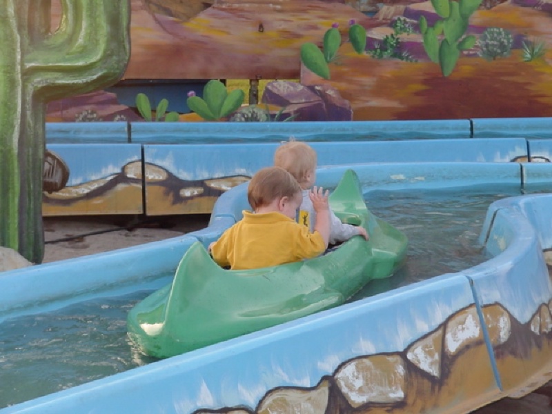 2003/03(March)/Rodeo_Pix/800x600_5 2a HereWeGoCanoeing.JPG